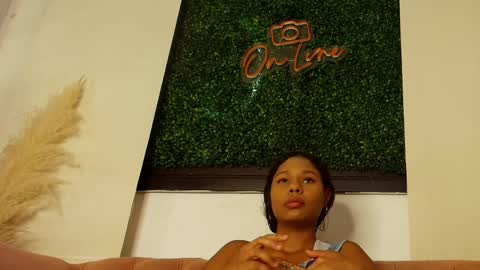 Snapshot of keyla_mejia chatting on April 8, 12:05 pm Keyla online show from April 8, 12:05 pm