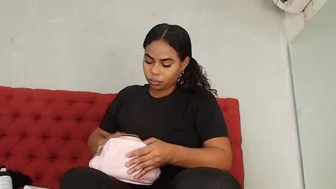 Snapshot of keyla_mejia chatting on April 10, 11:59 am Keyla online show from April 10, 11:59 am