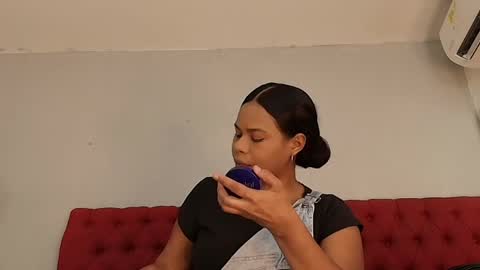 Snapshot of keyla_mejia chatting on April 19, 12:04 pm Keyla online show from April 19, 12:04 pm