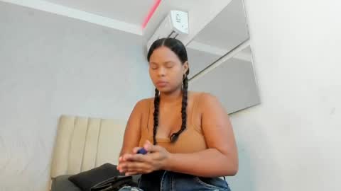Snapshot of keyla_mejia chatting on May 3, 12:22 pm Keyla online show from May 3, 12:22 pm
