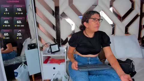 Keila Milf online show from December 19, 3:13 am