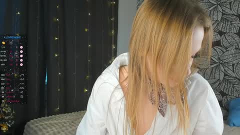 Snapshot of keylalong chatting on January 15, 7:37 am Hi Im Mary Glad to see you in my room PVT is open online show from January 15, 7:37 am
