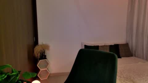 Snapshot of keylamiller1 chatting on December 30, 12:22 am Keyla online show from December 30, 12:22 am