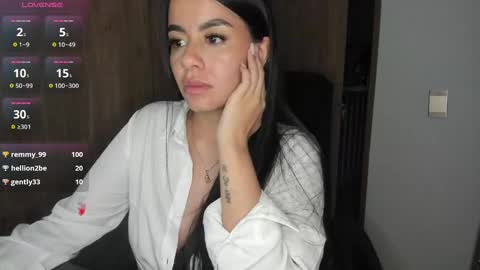 Snapshot of keyn_laurent_ chatting on December 25, 11:00 am Laura online show from December 25, 11:00 am