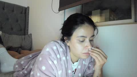 Snapshot of keyn_laurent_ chatting on February 1, 1:55 am Laura online show from February 1, 1:55 am