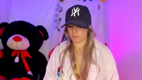 Keyth  online show from February 18, 8:36 pm