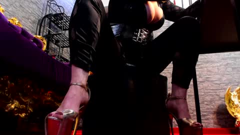 Khaleesi online show from February 4, 8:02 am