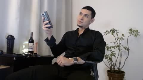 Snapshot of khalican chatting on February 26, 10:14 am KhalicaN online show from February 26, 10:14 am