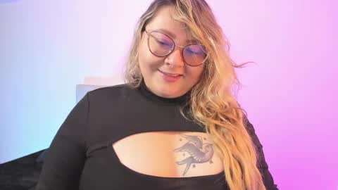 Snapshot of kharla_marin chatting on May 12, 1:03 am Kharla Marin online show from May 12, 1:03 am