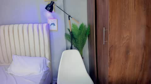 khate_smith online show from May 8, 4:34 pm