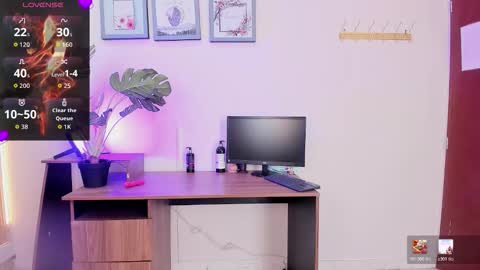 khateandersson online show from February 25, 9:02 pm