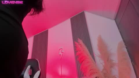 Snapshot of khleodoja chatting on January 16, 12:36 am Khleo online show from January 16, 12:36 am