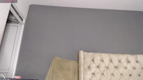 khloe33 online show from April 25, 11:57 pm