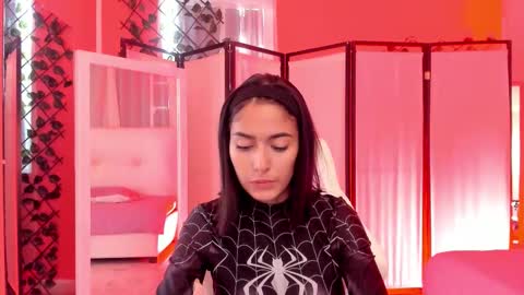 Khloe online show from December 22, 12:57 pm