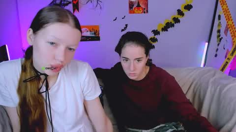 khloebeauty online show from October 29, 8:32 pm