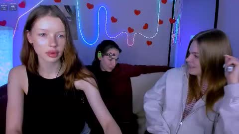 Snapshot of khloebeauty chatting on February 25, 8:18 pm khloebeauty online show from February 25, 8:18 pm