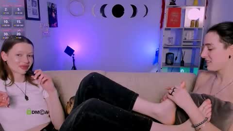 Snapshot of khloebeauty chatting on March 4, 8:15 pm khloebeauty online show from March 4, 8:15 pm