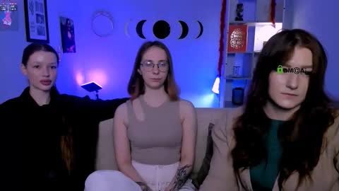 Snapshot of khloebeauty chatting on March 7, 8:17 pm khloebeauty online show from March 7, 8:17 pm