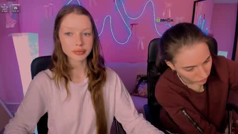 Snapshot of khloebeauty chatting on March 18, 8:12 pm khloebeauty online show from March 18, 8:12 pm