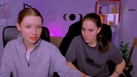 Snapshot of khloebeauty chatting on March 19, 8:35 pm khloebeauty online show from March 19, 8:35 pm