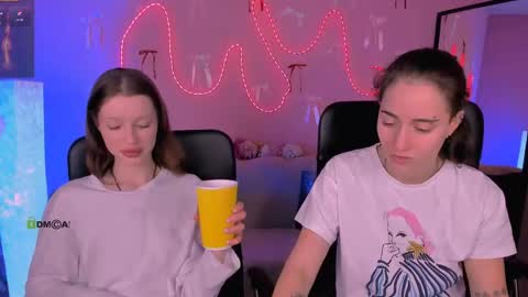 Snapshot of khloebeauty chatting on March 20, 8:14 pm khloebeauty online show from March 20, 8:14 pm