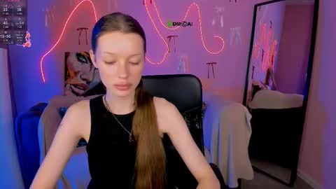 Snapshot of khloebeauty chatting on March 26, 8:25 pm khloebeauty online show from March 26, 8:25 pm