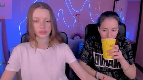 Snapshot of khloebeauty chatting on March 28, 8:19 pm khloebeauty online show from March 28, 8:19 pm