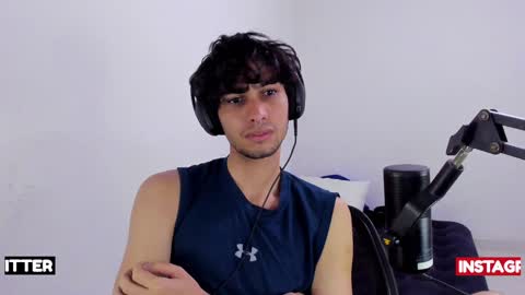 khozler_ online show from December 8, 1:02 am