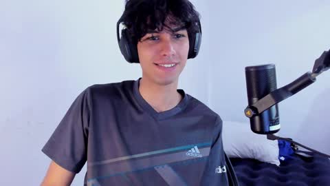 khozler_ online show from December 11, 9:41 am