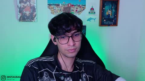 khozler_ online show from May 15, 3:13 am