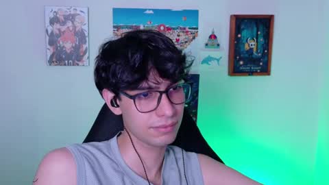 khozler_ online show from May 17, 1:58 am