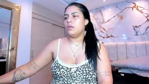Snapshot of kiana_cream chatting on June 6, 11:09 pm N M online show from June 6, 11:09 pm