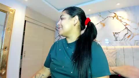 Snapshot of kiana_cream chatting on June 19, 11:36 am N M online show from June 19, 11:36 am