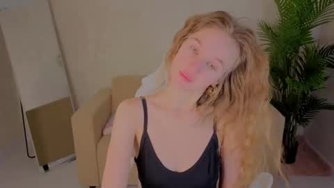 kianawhite online show from February 4, 9:04 am