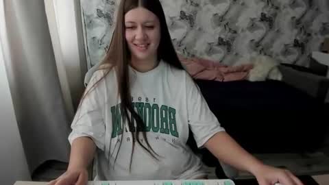 Snapshot of kianna_dior_ chatting on June 29, 10:15 am kianna_dior_ online show from June 29, 10:15 am