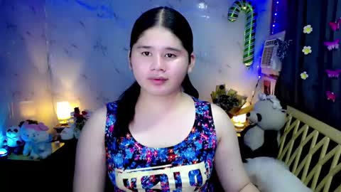 Your SweetGirl Ts online show from January 8, 1:41 pm