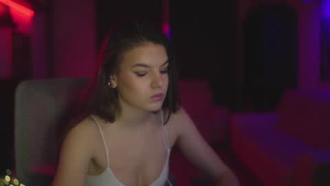 Snapshot of kiara__danger chatting on February 9, 5:11 am Kiara online show from February 9, 5:11 am