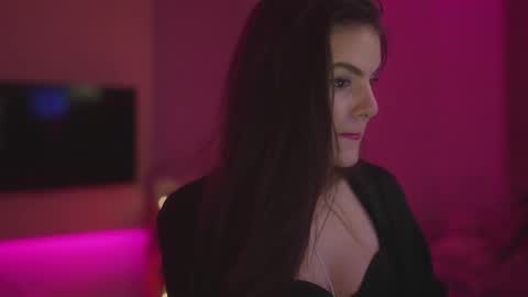 Snapshot of kiara__danger chatting on February 13, 8:05 pm Kiara online show from February 13, 8:05 pm