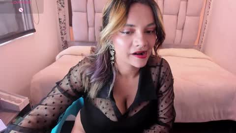 kiara Cruz online show from May 12, 8:17 pm