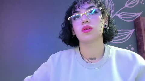 KIARA FOX online show from May 8, 8:25 pm