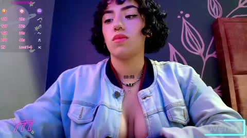 KIARA FOX online show from May 16, 7:34 pm