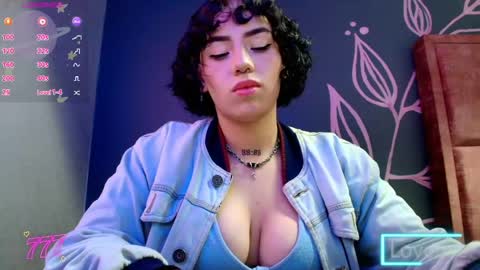 KIARA FOX online show from May 16, 7:56 pm