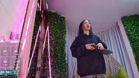 Snapshot of kiara_zahiri_ chatting on September 17, 10:39 am Kiara Zahiri online show from September 17, 10:39 am