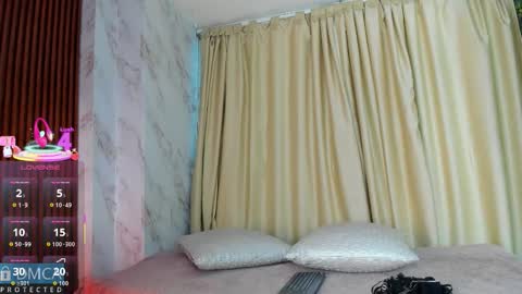 Snapshot of kiara_zahiri_ chatting on October 1, 11:16 am Kiara Zahiri online show from October 1, 11:16 am