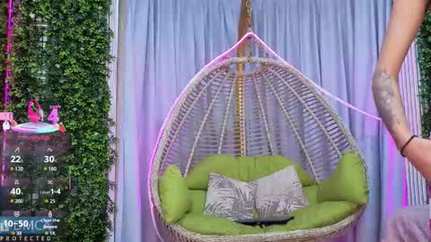 Snapshot of kiara_zahiri_ chatting on October 6, 11:07 am Kiara Zahiri online show from October 6, 11:07 am