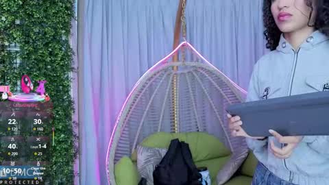 Snapshot of kiara_zahiri_ chatting on October 14, 11:00 am Kiara Zahiri online show from October 14, 11:00 am