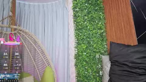 Snapshot of kiara_zahiri_ chatting on October 30, 11:00 am Kiara Zahiri online show from October 30, 11:00 am