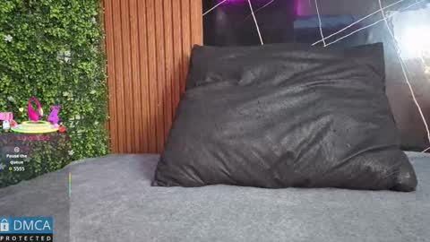 Snapshot of kiara_zahiri_ chatting on October 31, 11:11 am Kiara Zahiri online show from October 31, 11:11 am