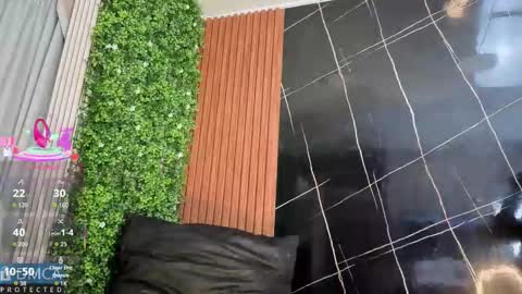 Snapshot of kiara_zahiri_ chatting on November 3, 11:00 am Kiara Zahiri online show from November 3, 11:00 am