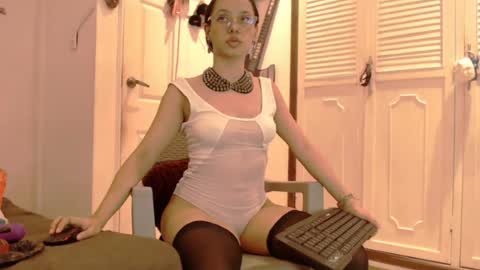Snapshot of kiaralenon chatting on July 26, 10:16 pm kiaralenon online show from July 26, 10:16 pm